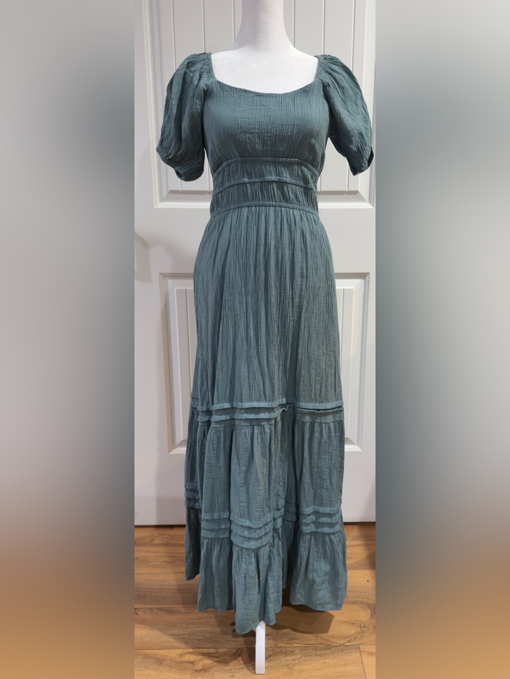 Max + Ash Green Maxi Dress Womens Size Medium Flowy Boho Summer Casual Elegant
